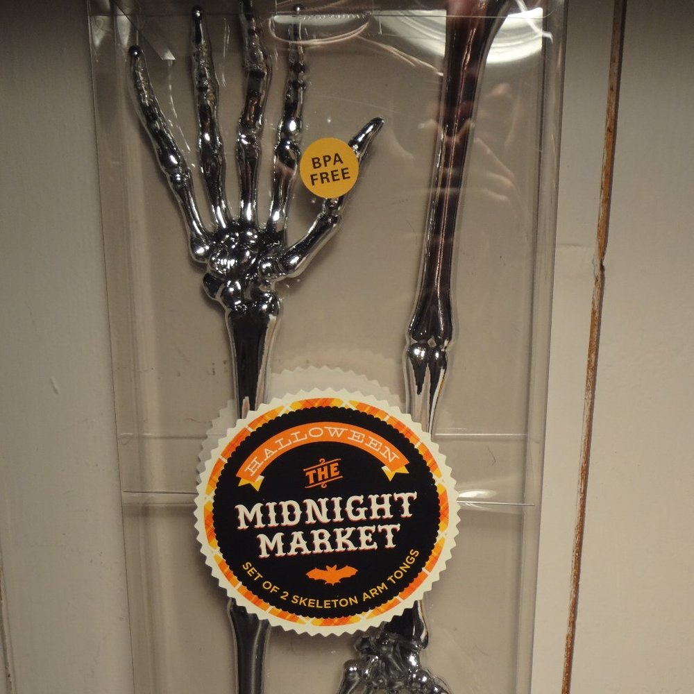💥Halloween Plastic Skeleton Hand Tongs